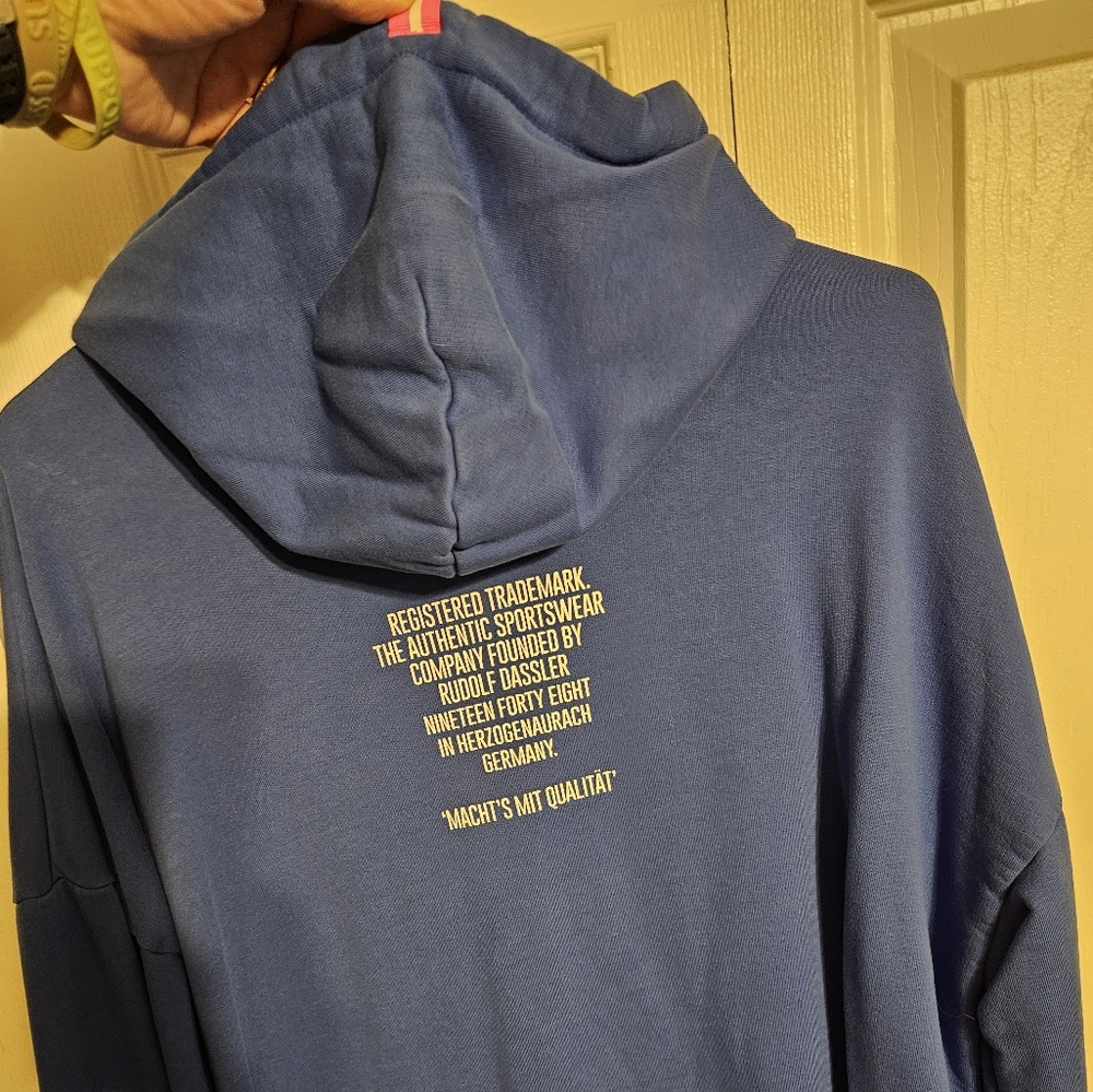 Mens medium weight pullover by Puma